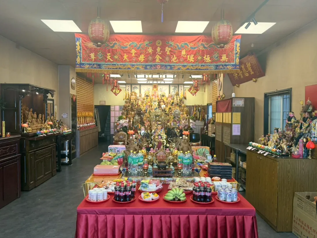 一樓 瑤池金母殿，神龕與供桌